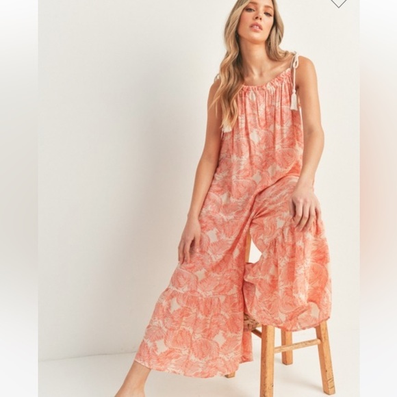 23 Woven leaf print jumpsuit - Picture 6 of 7